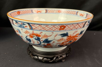 19th Century Chinese Qing Dynasty Export Imari Bowl