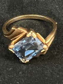 10K Blue Stone Ladies Cocktail Ring