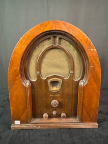Philco Art Deco Cathedral Radio c1932