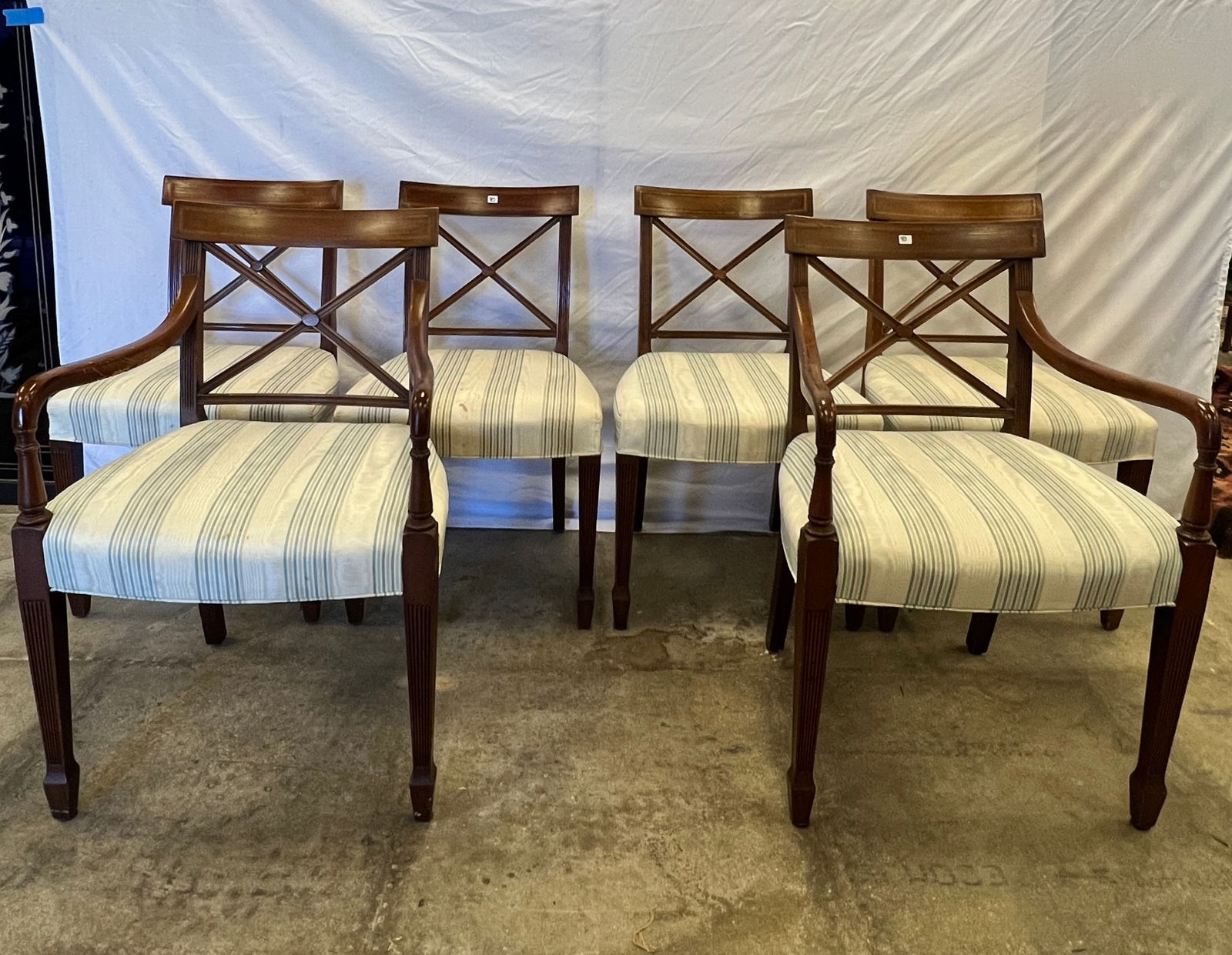 6 Federal Style Mahogany Dining Chairs: A set of Federal style mahogany dining chairs c1930's that include 4 regular and 2 armchairs, banded inlay with upholstered seats in good condition.