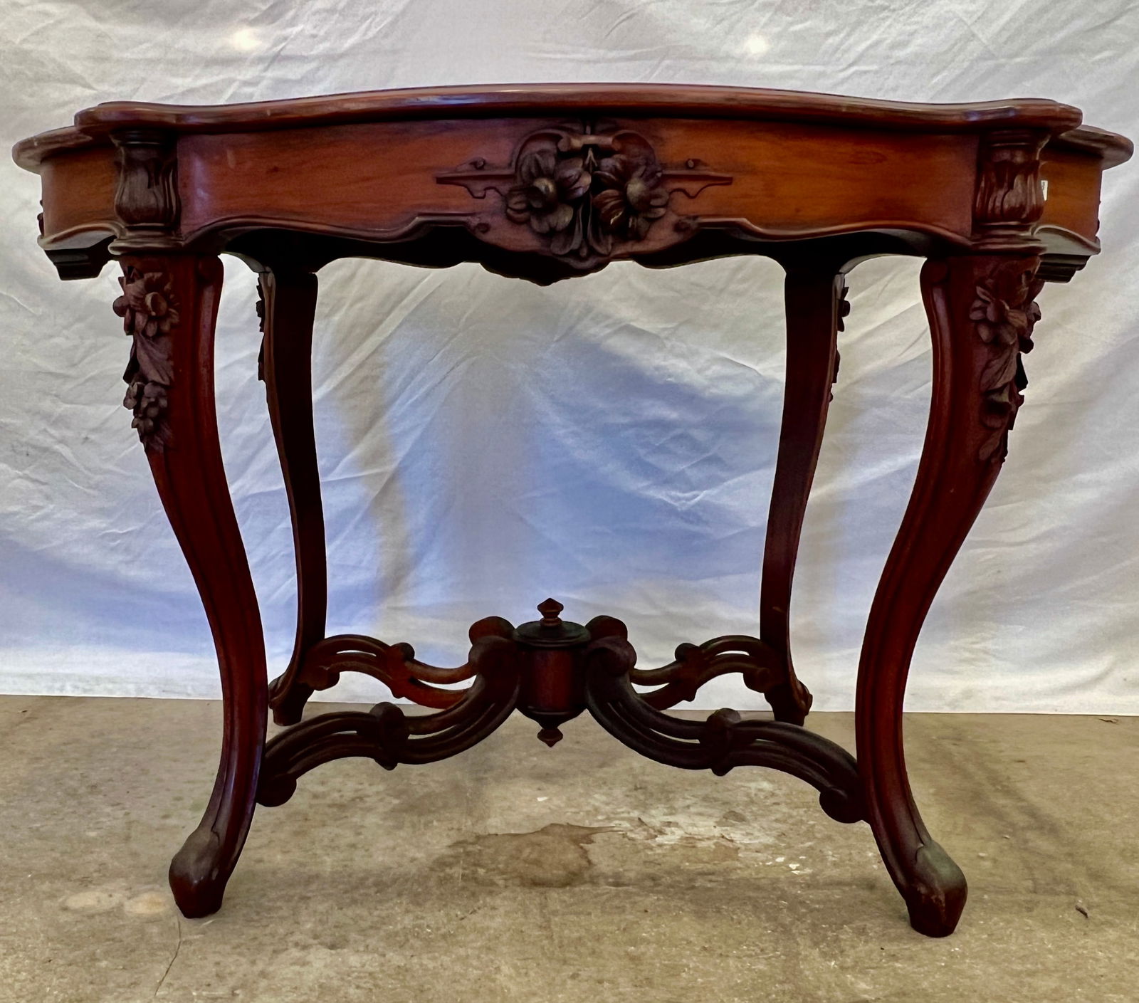 Victorian Walnut Oval Parlor Table - 4