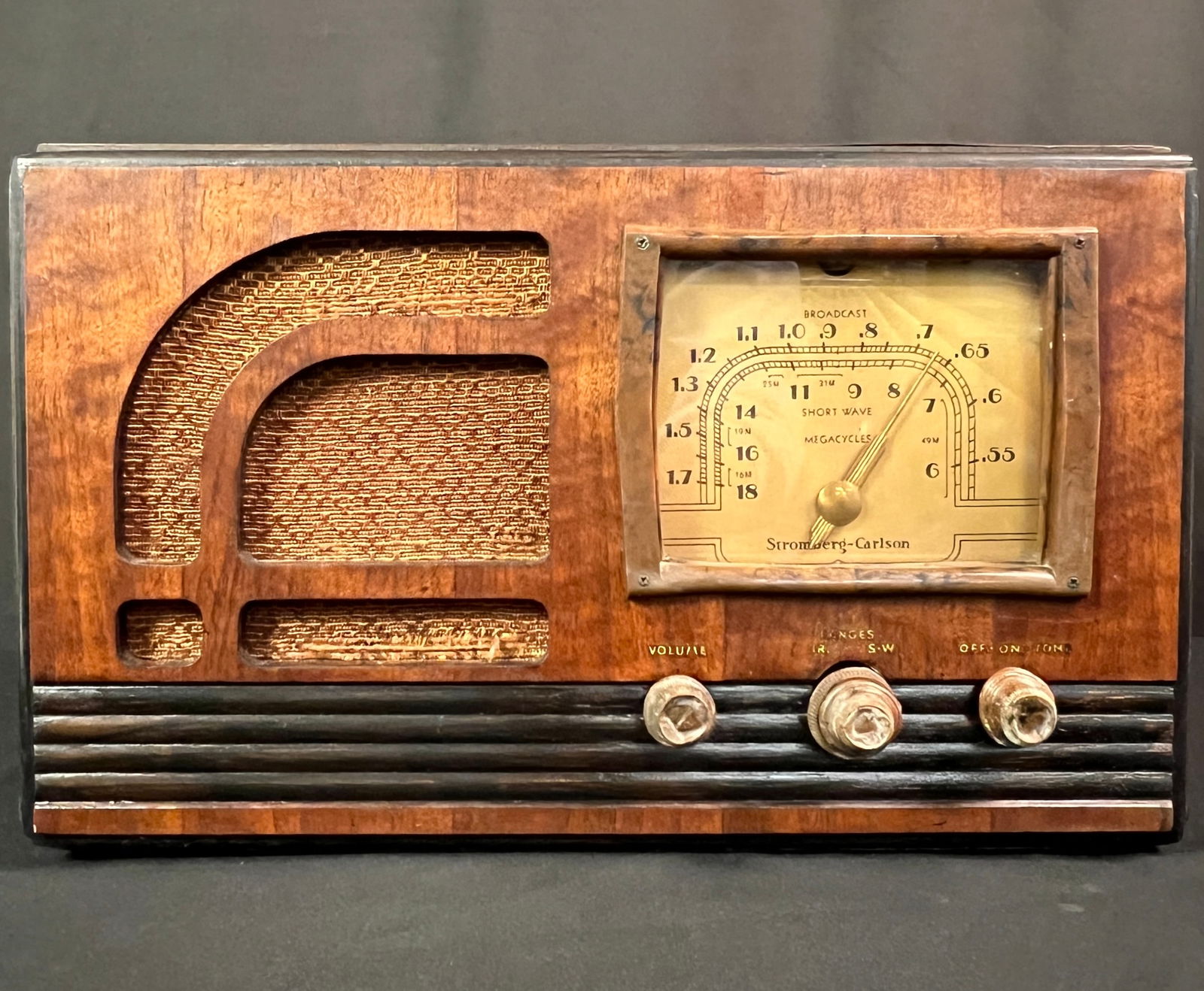 1938 Stromberg Carlson Raido Model 326H - 2