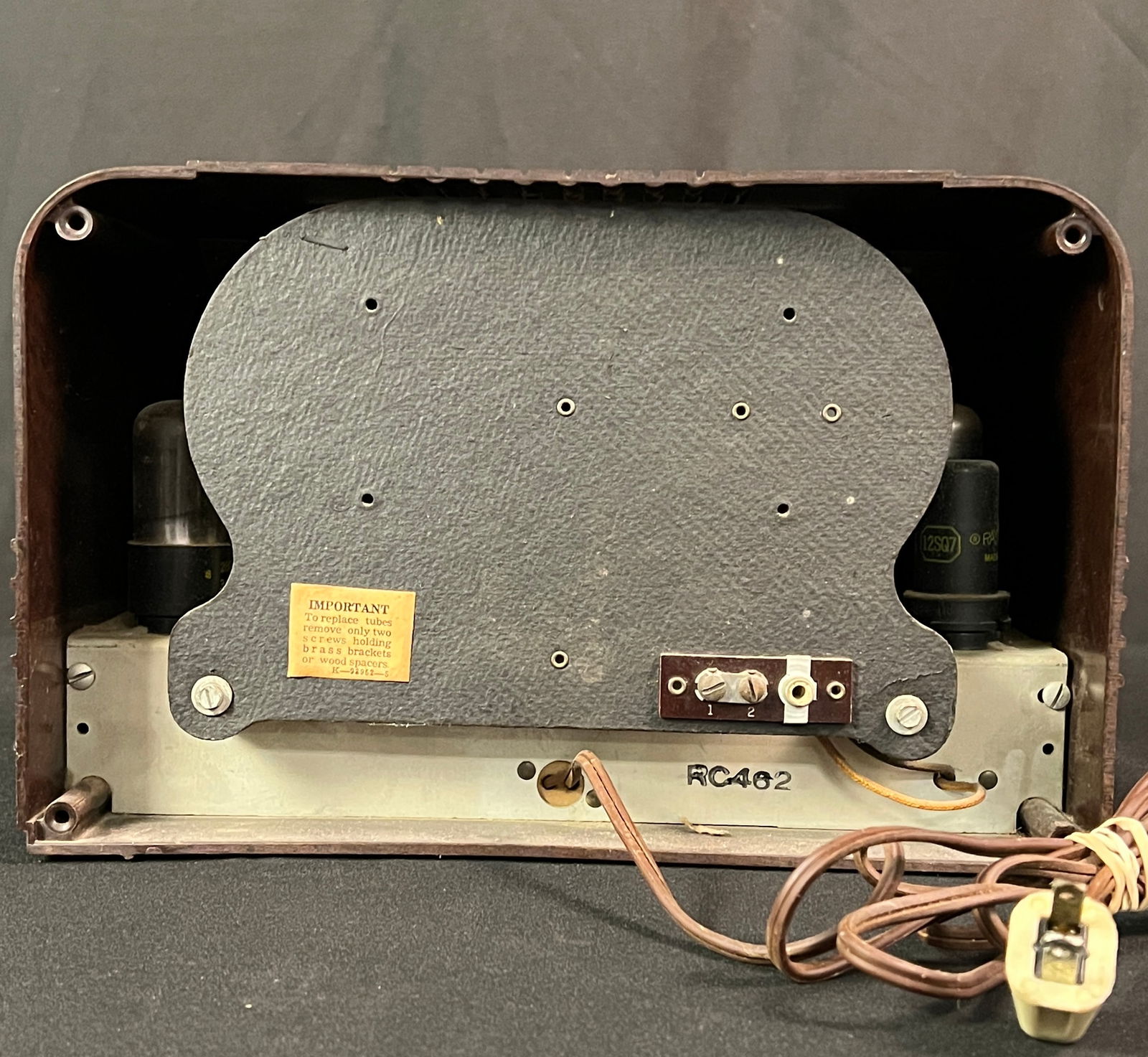 RCA Victor Model 15X Bakelite Radio, Working c1940 - 4