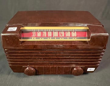 Radiola Bakelite Model 61-8 Radio, C1947 working