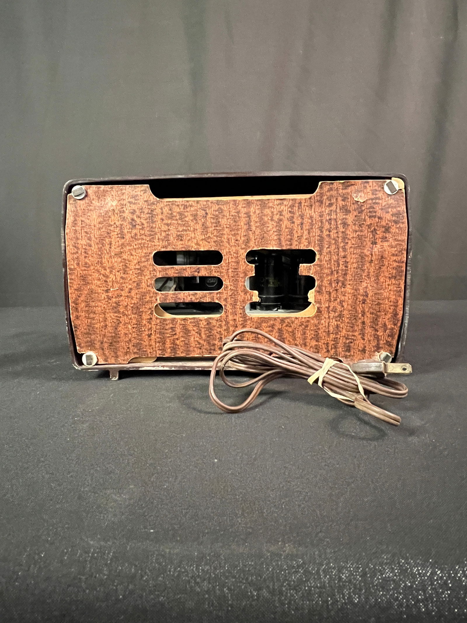 Radiola Bakelite Model 61-8 Radio, C1947 working - 4