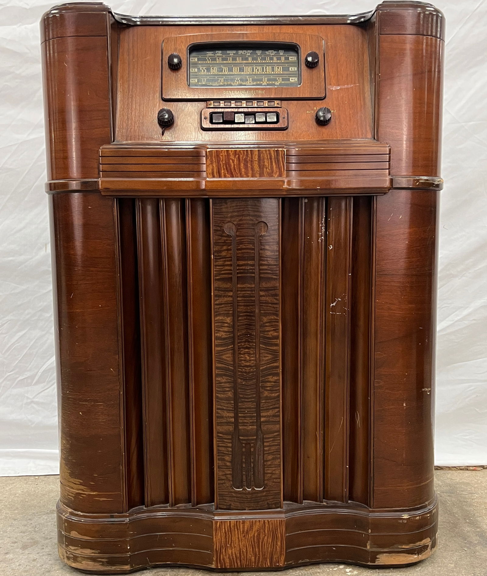Vintage GE Console Radio - 2