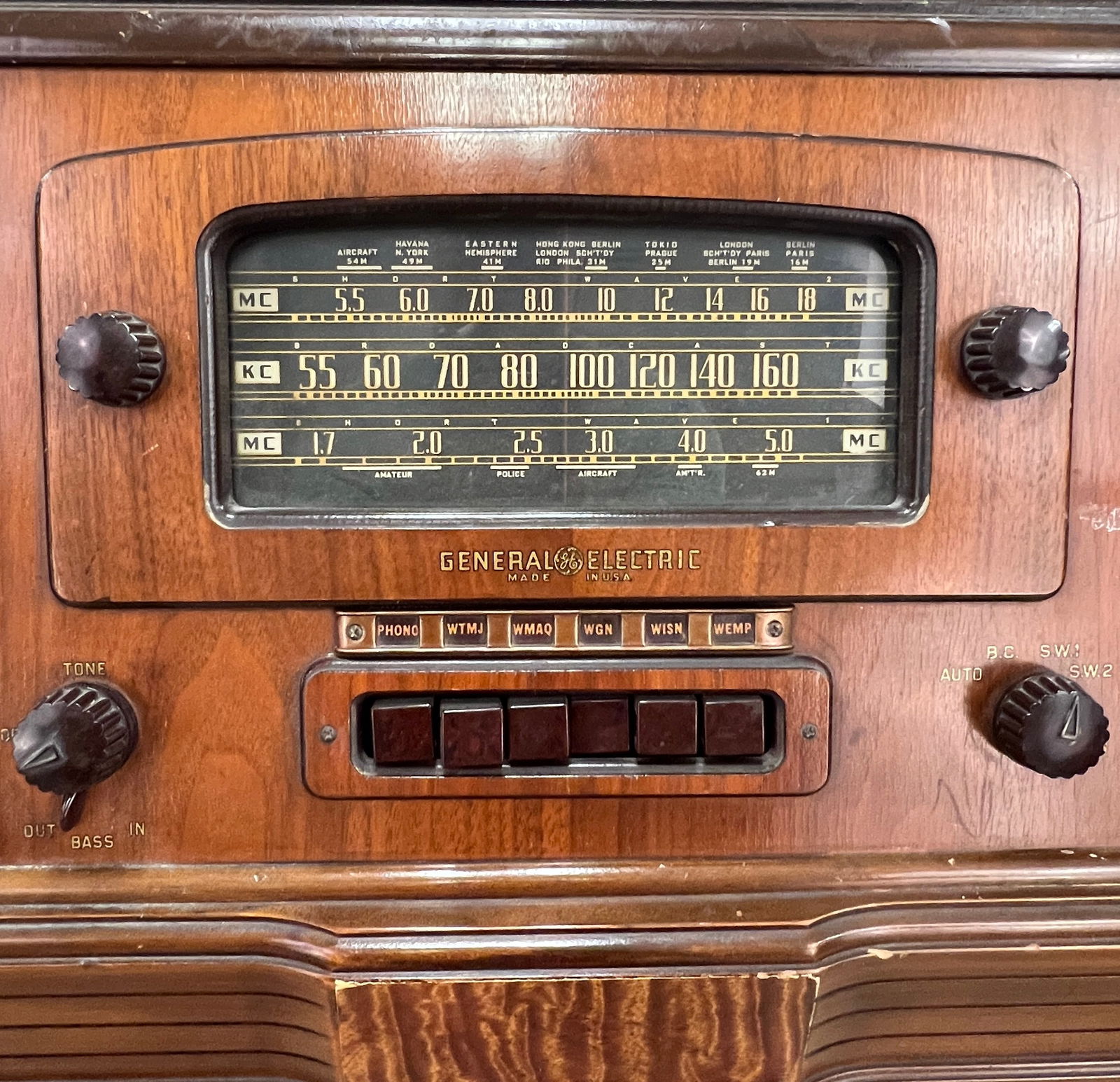 Vintage GE Console Radio - 6
