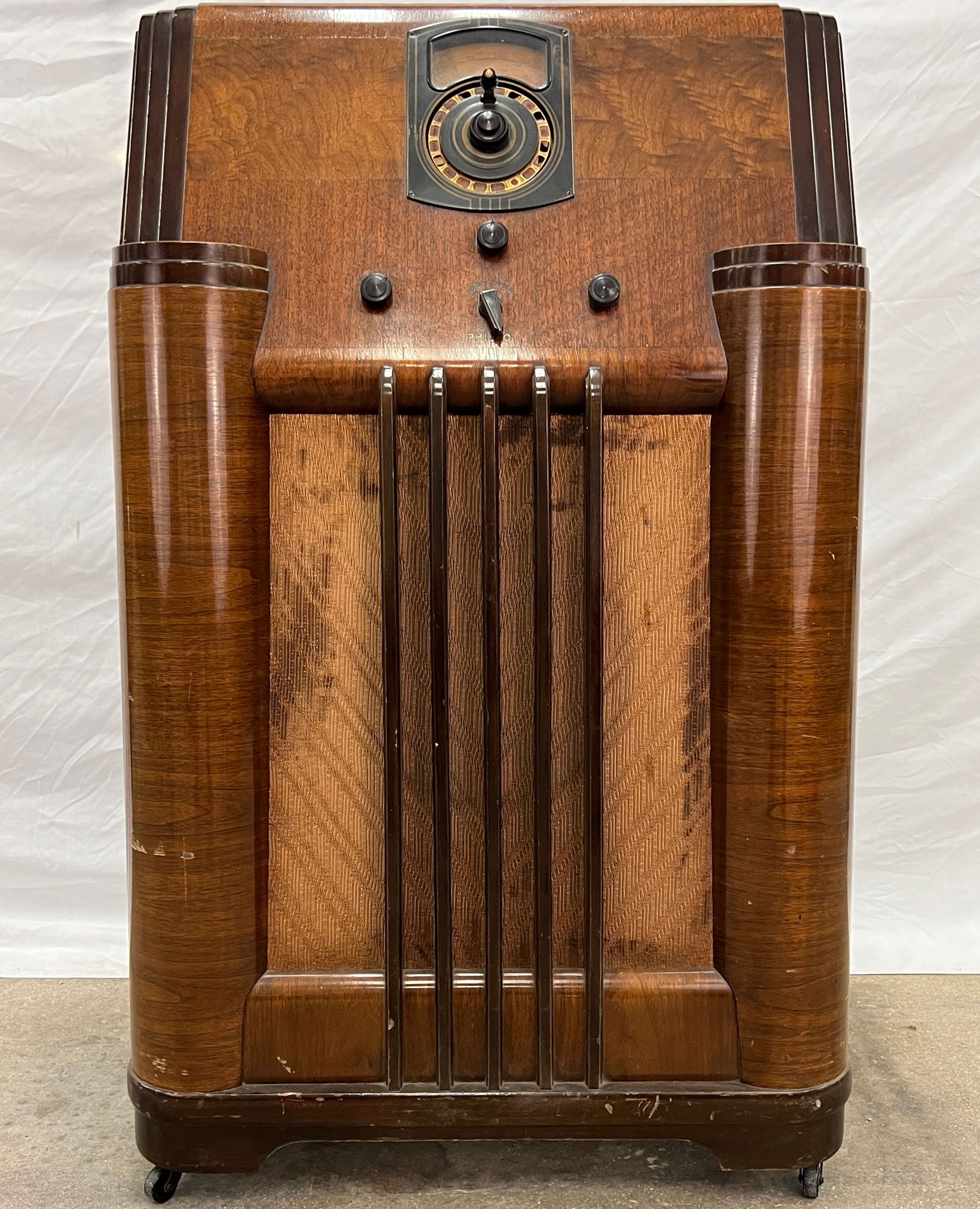 Vintage Philco Console Radio - 2