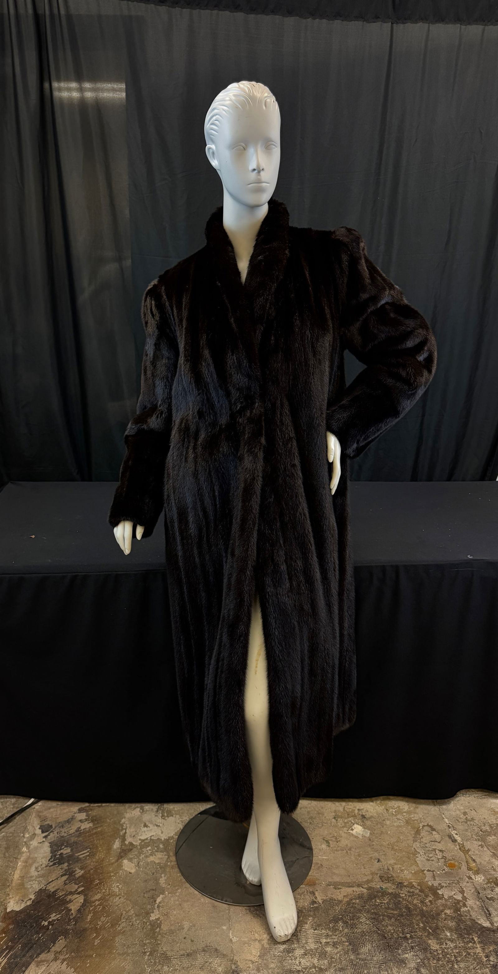 Vintage Blackglama Full Length Black Mink Coat: A full length Blackglama ladies mink coat with hook closures in very good condition.