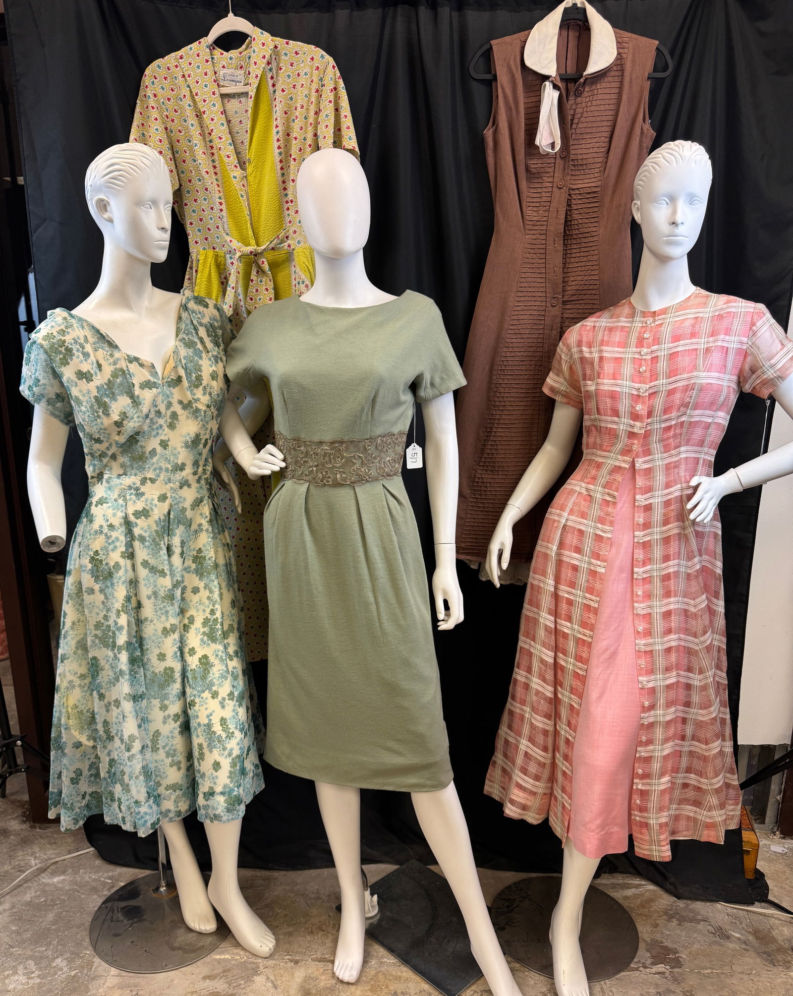 5 Ladies Vintage Dresses C1940-60's (1 of 15)