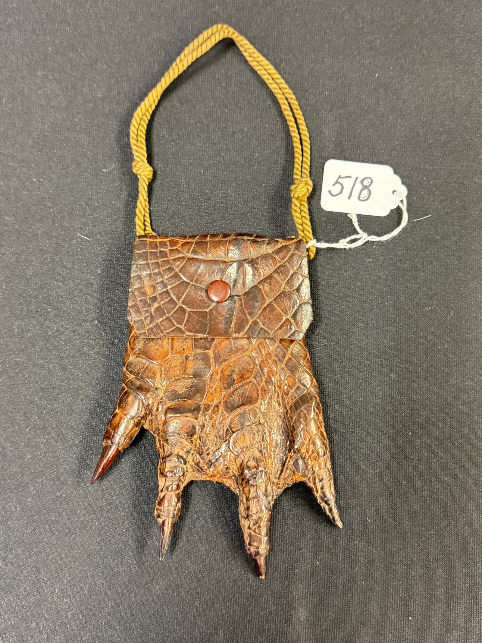 Edwardian Alligator Foot Purse C1901: An Edwardian Alligator foot purse in excellent condition c1901.