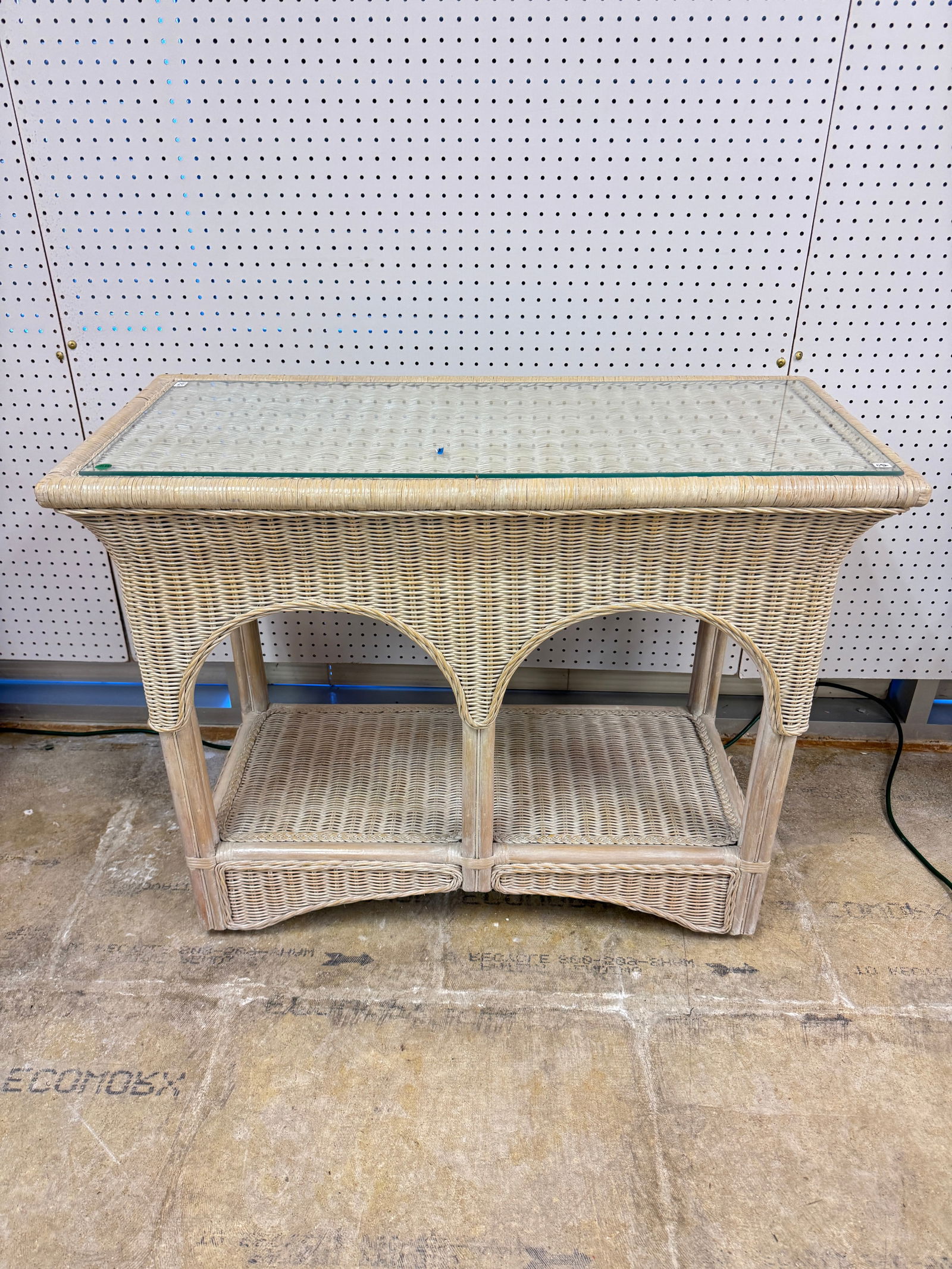 Wicker Side Server (1 of 3)