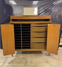 Paul McCobb Calvin Furniture Irwin Collection Walnut Butlers Dresser C 1950's