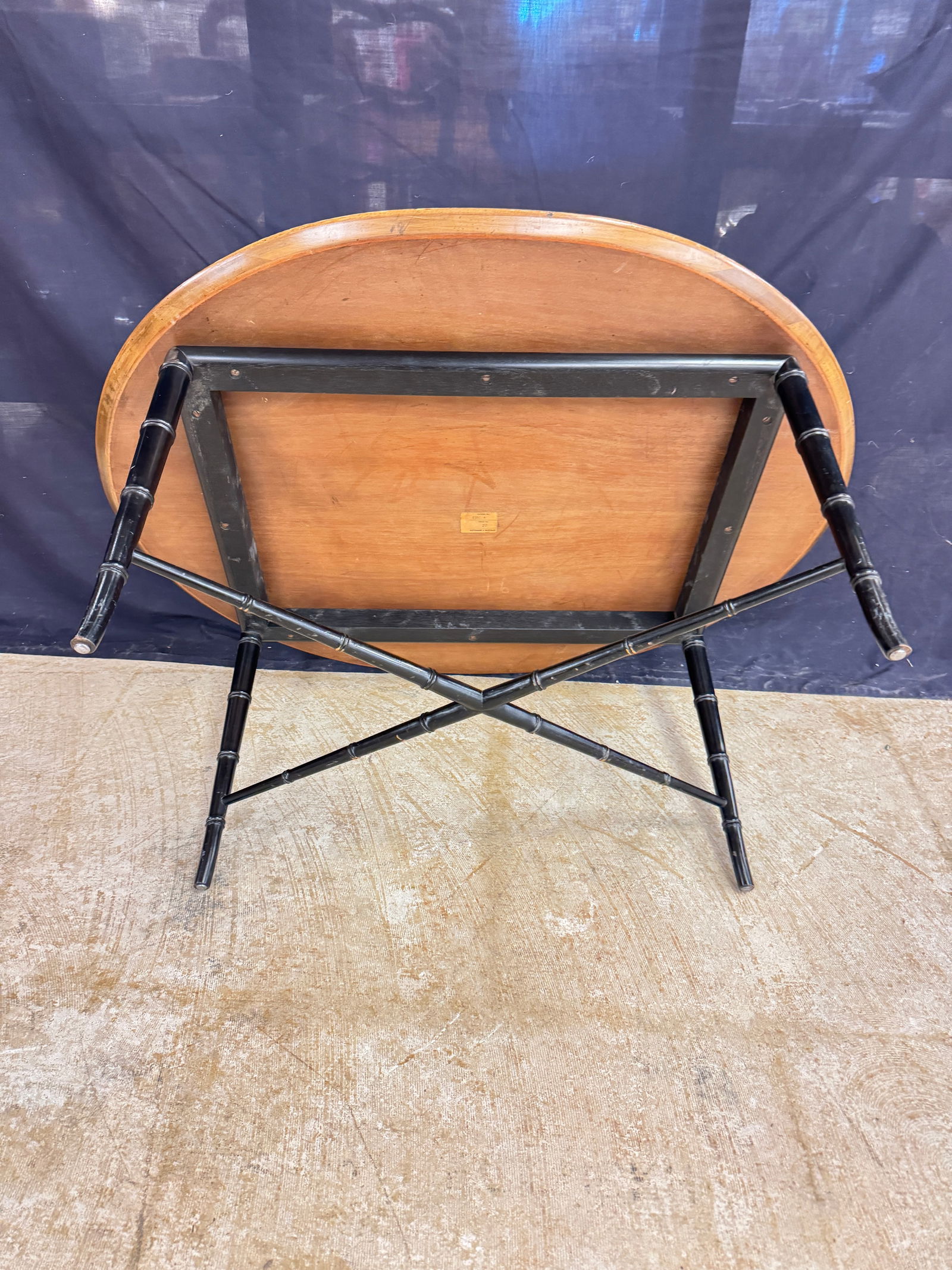 Kittenger Oval Cocktail Table - 3