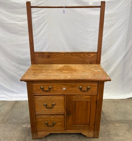 Oak Commode with Towel Bar