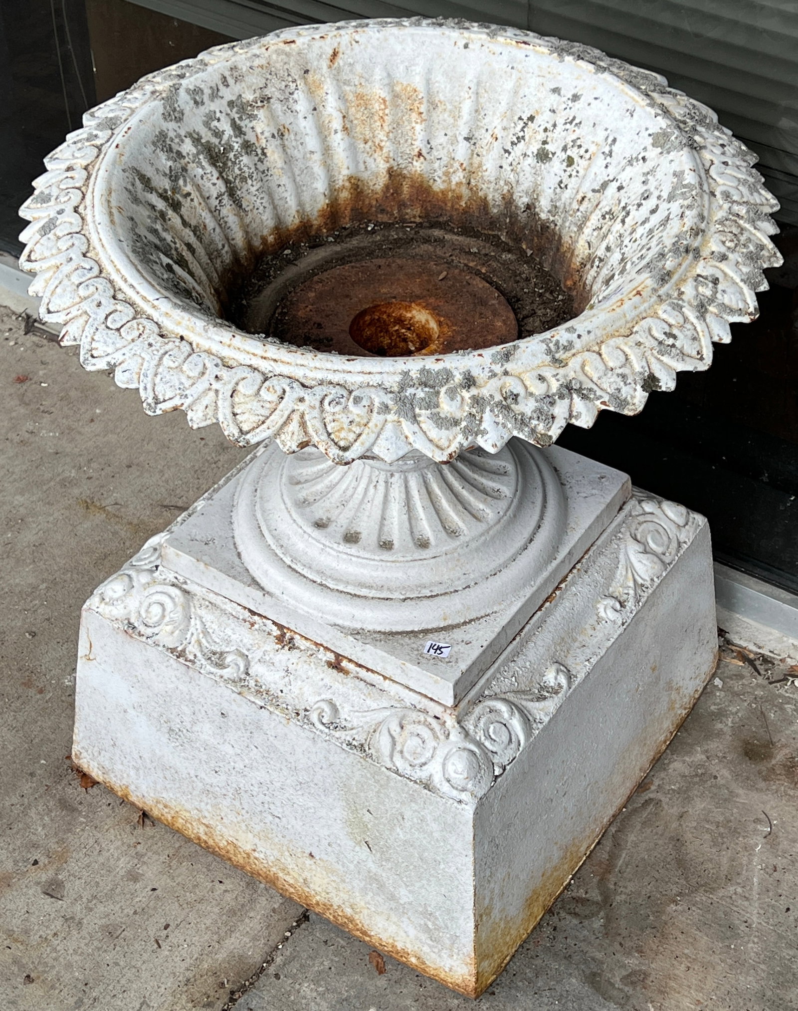 Victorian Cast Iron Planter (1 of 5)