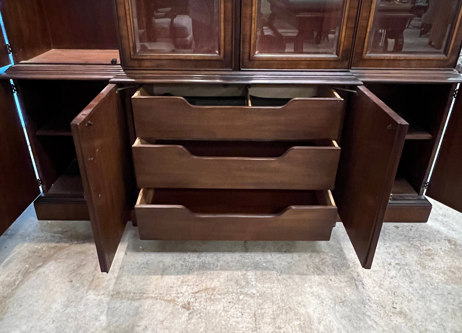Drexel Chinese Chippendale Breakfront - 7
