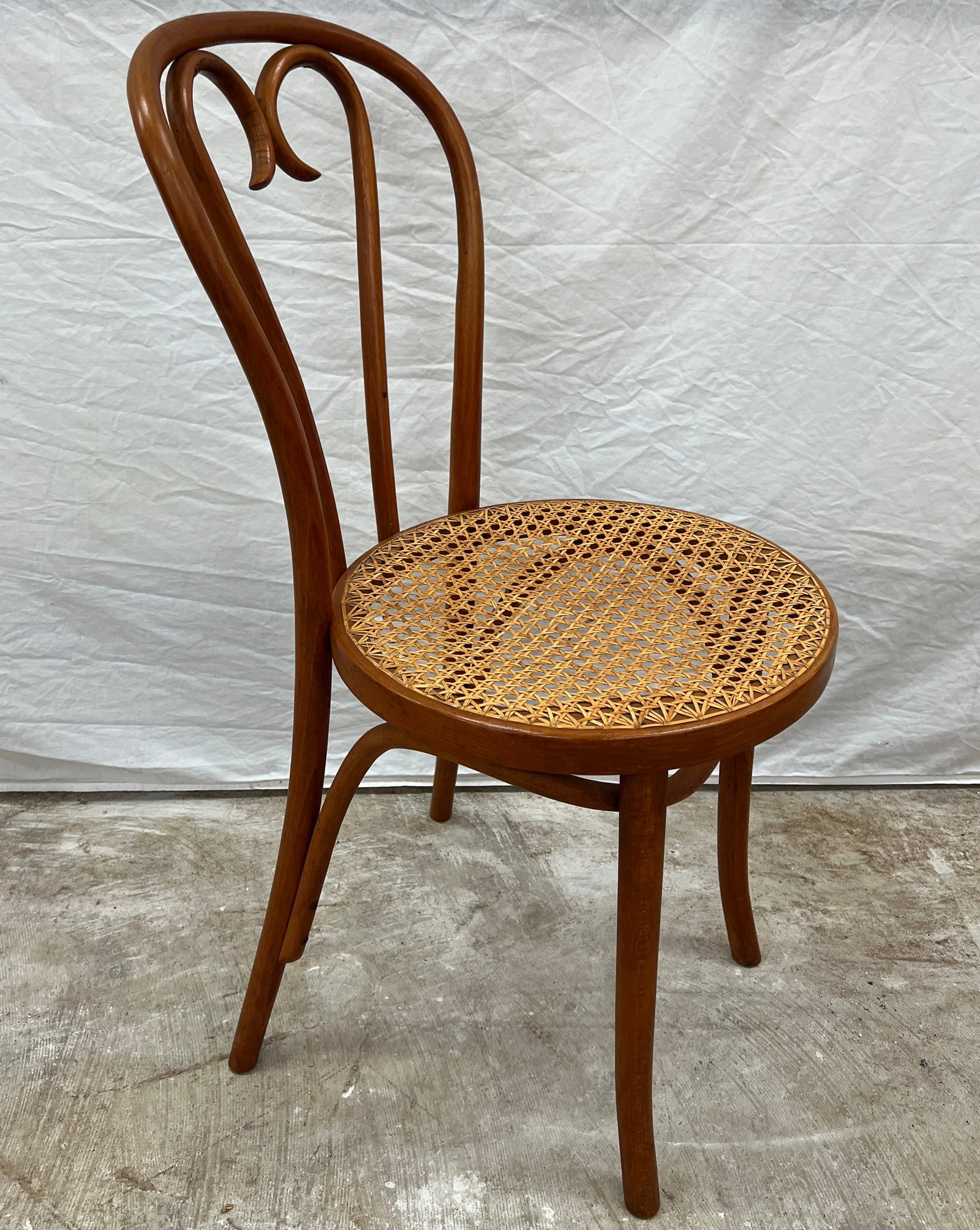 6 Thonet-Style Chairs - 6