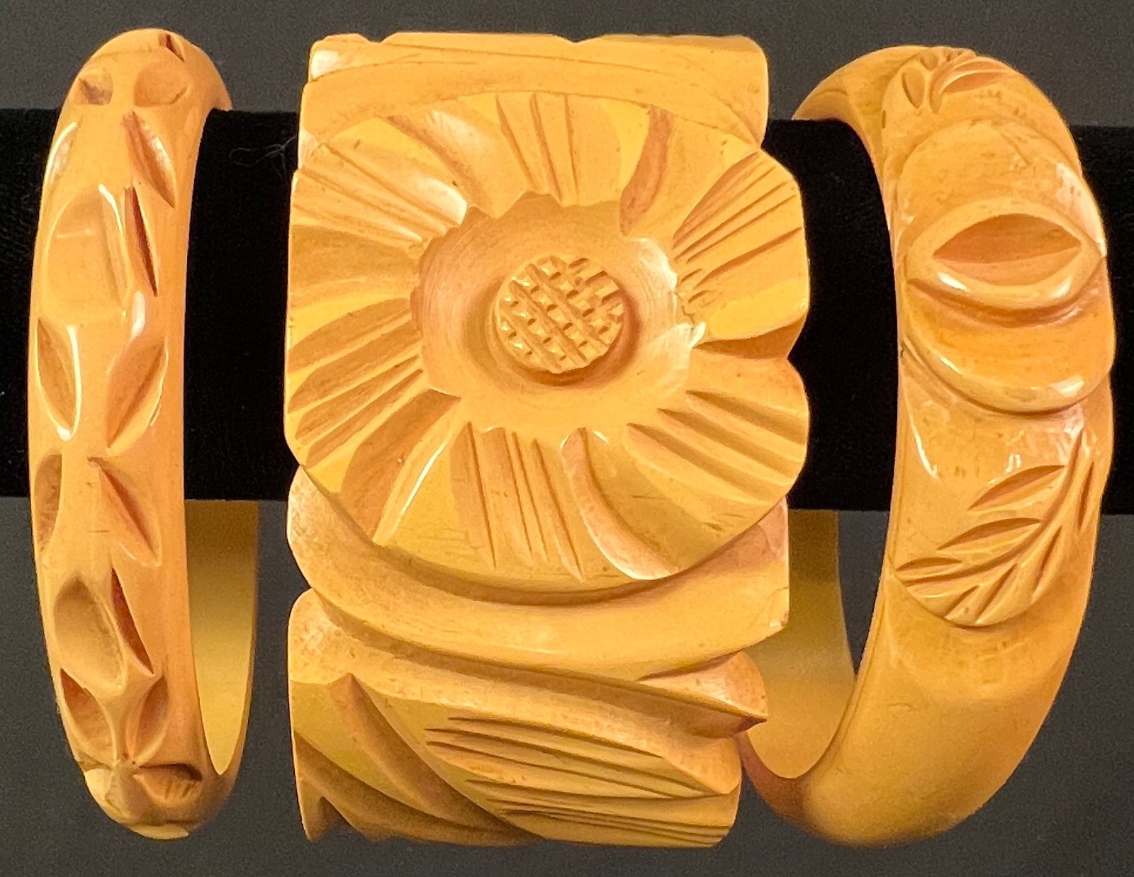 Bakelite Bracelets (1 of 7)