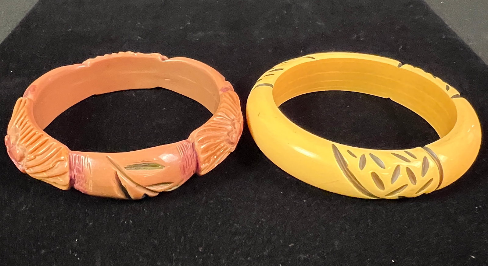 4 Bakelite Bracelets - 2