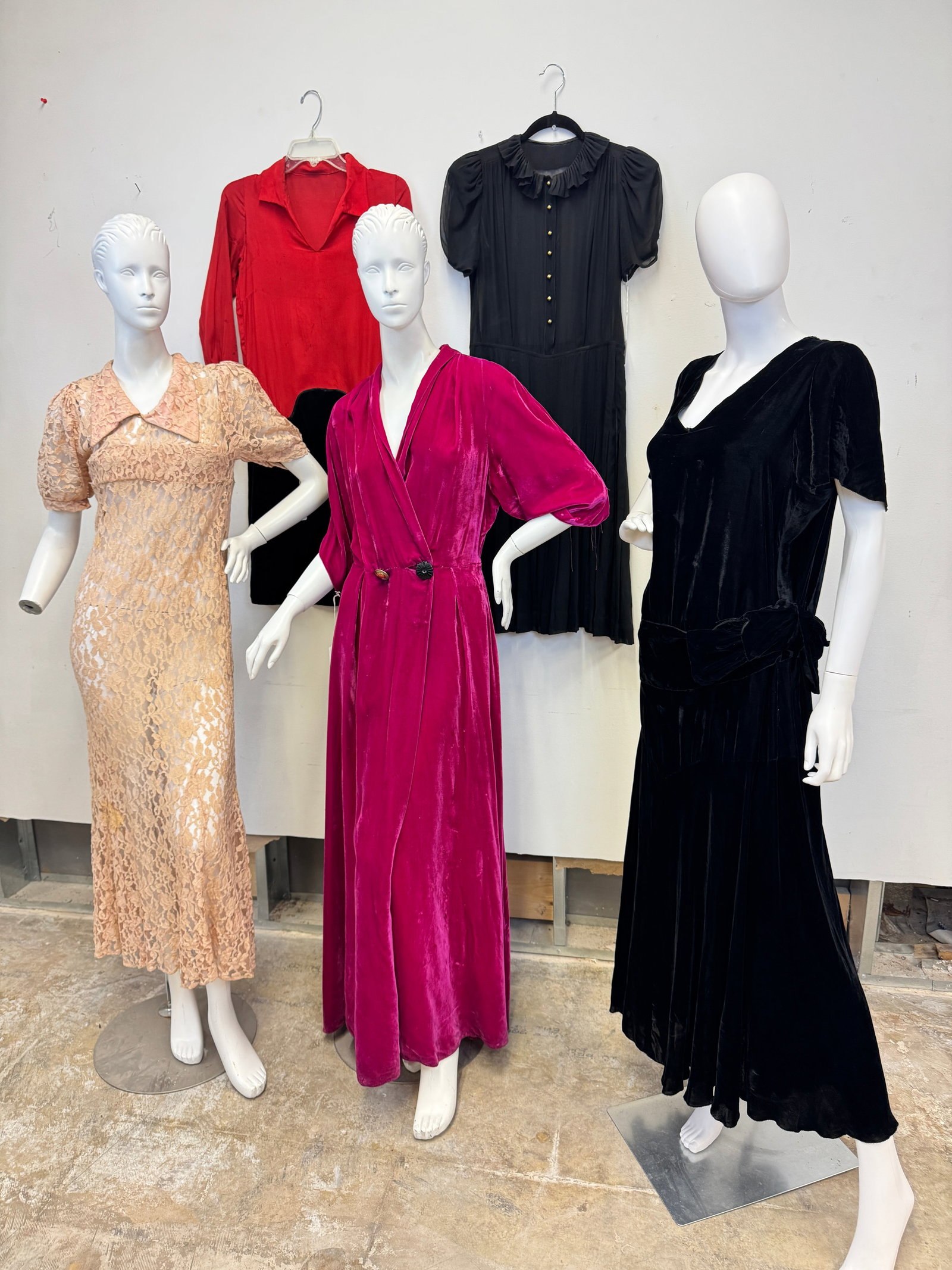 Group 1920/30's Ladies Dresses (1 of 20)