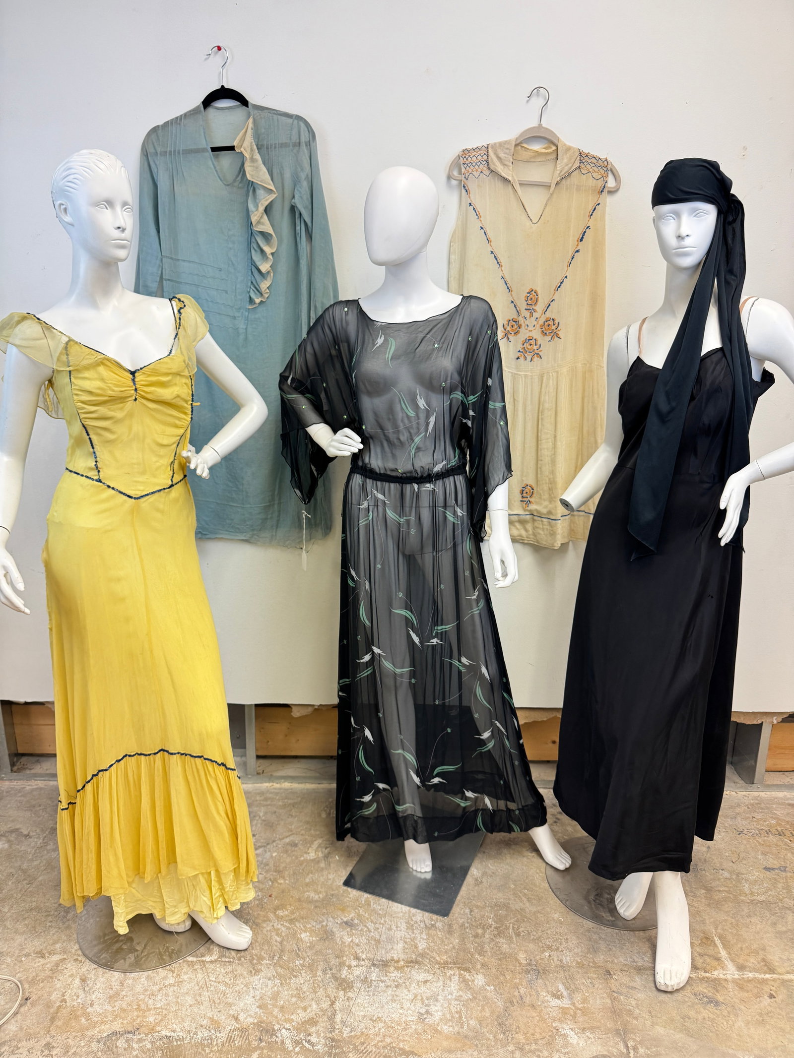 Antique Ladies Gowns and Dresses (1 of 12)