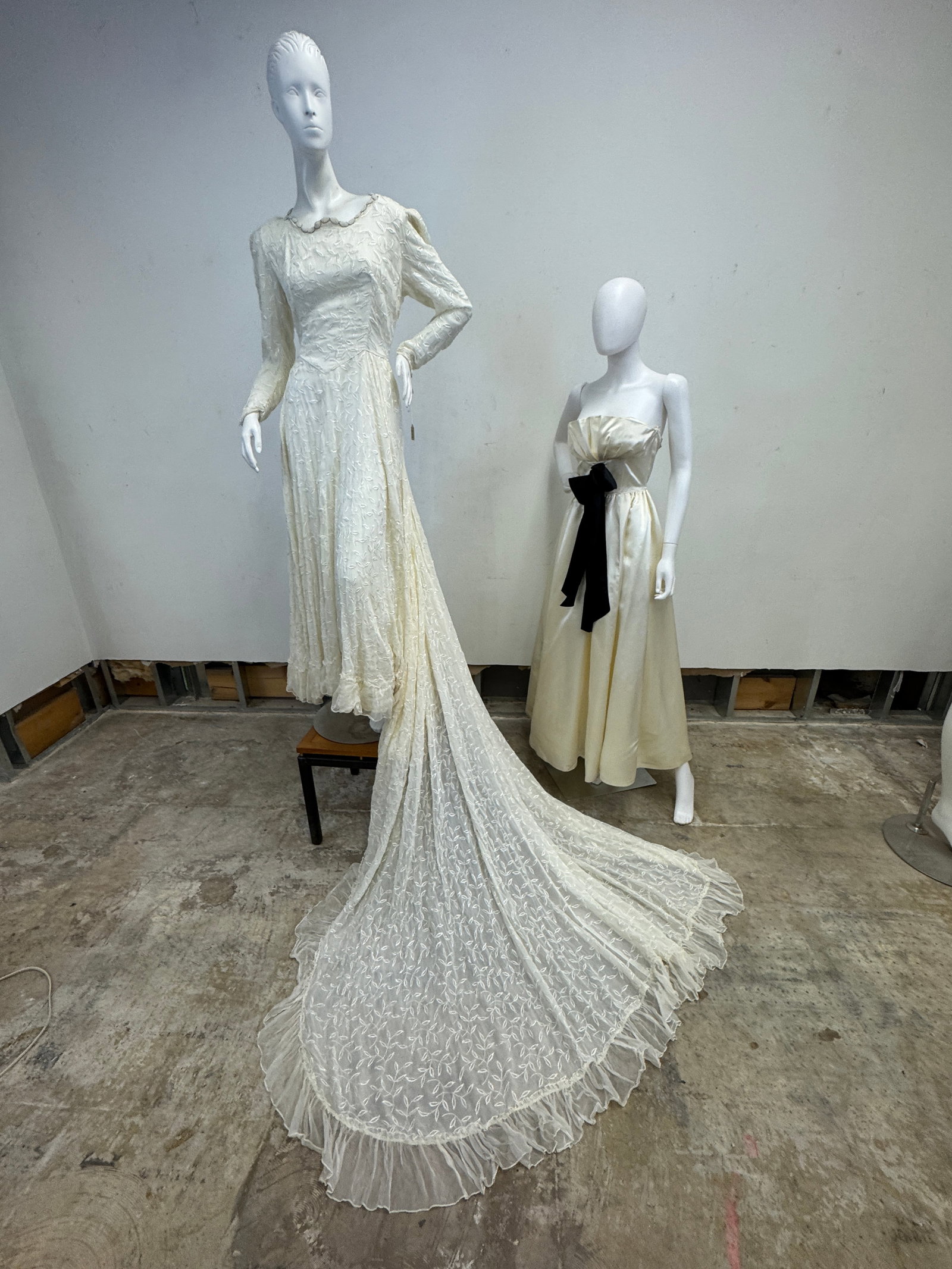 1940's Wedding Dress, Silk Vintage Gown: Two ladies vintage garments to include a 1940's sheer embroidered rayon wedding dress with leaf beaded scoop neckline, long sleeves and train that buttons up the back in good condition, a 1980's