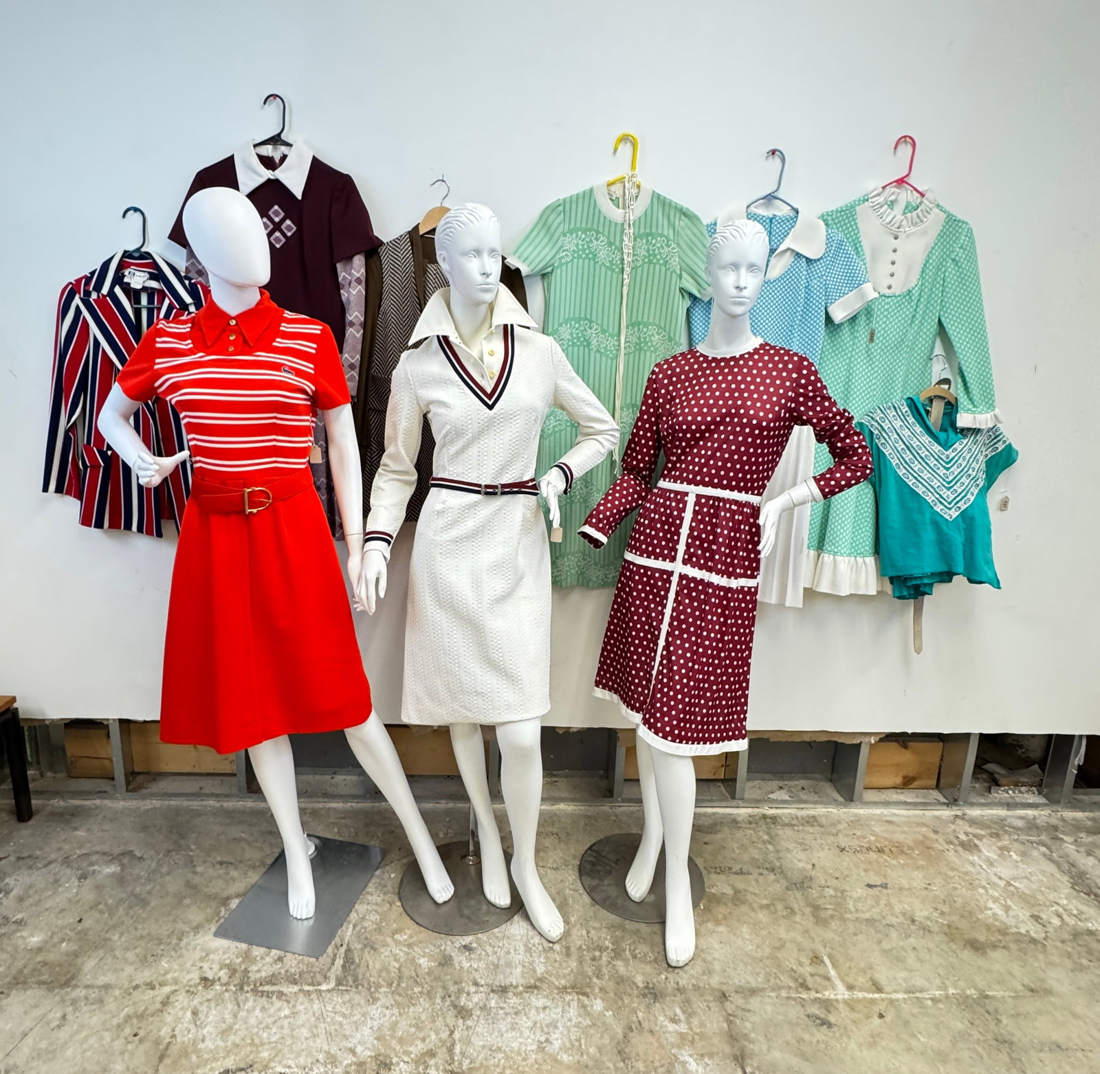 Large Vintage Group of Women's Clothing C.1970's to include: A large group of vintage ladies 1960's polyester dresses in many patterns in excellent condition.