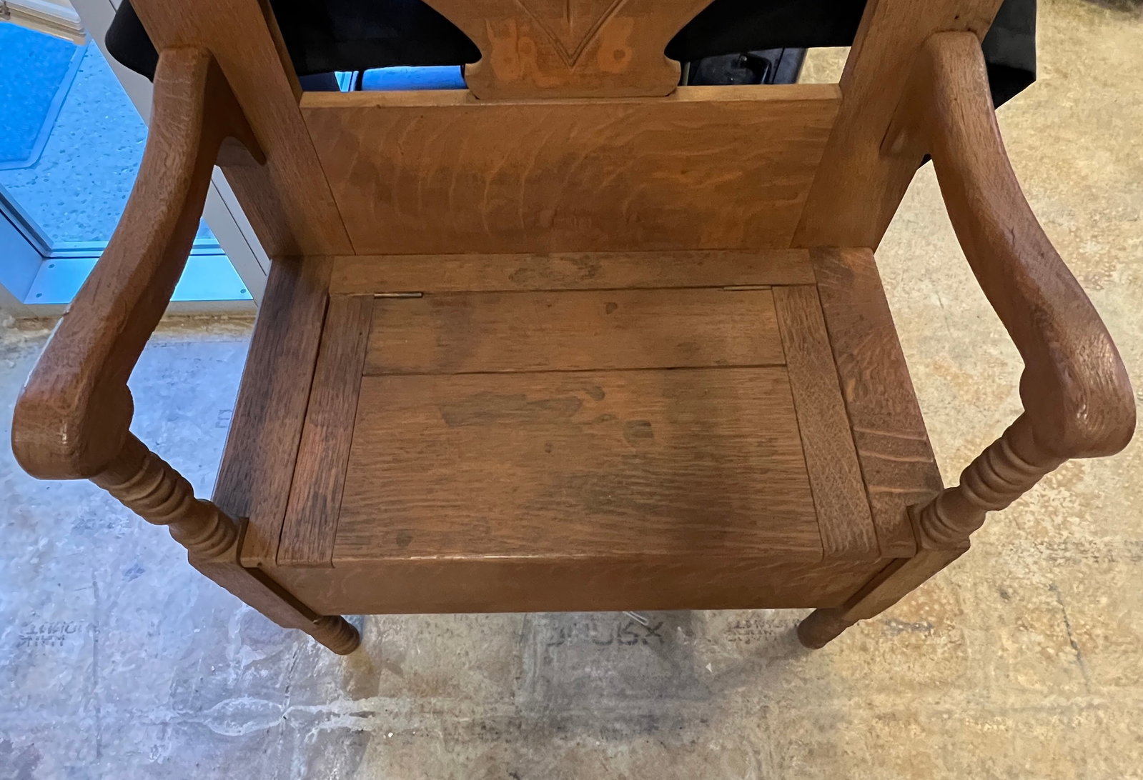 Oak Entryway Seated Hall Tree - 4