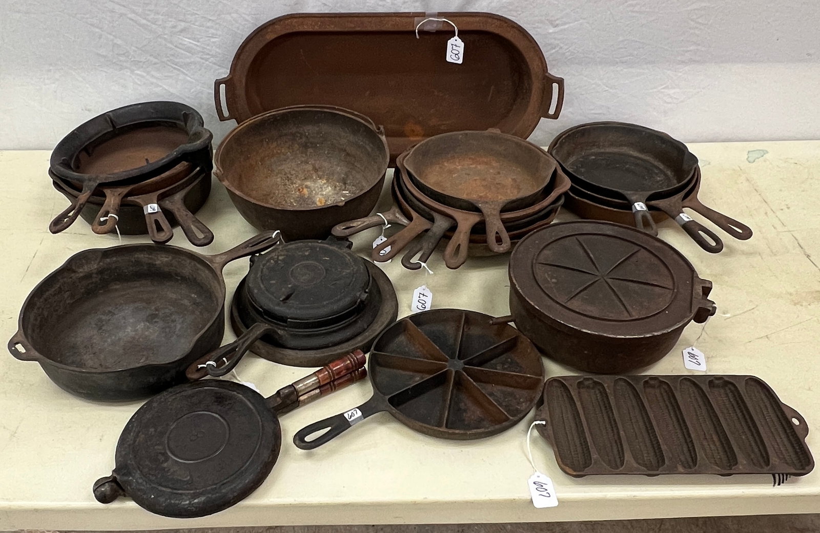 Large Selection of Antique Cast Iron Cookware (1 of 11)