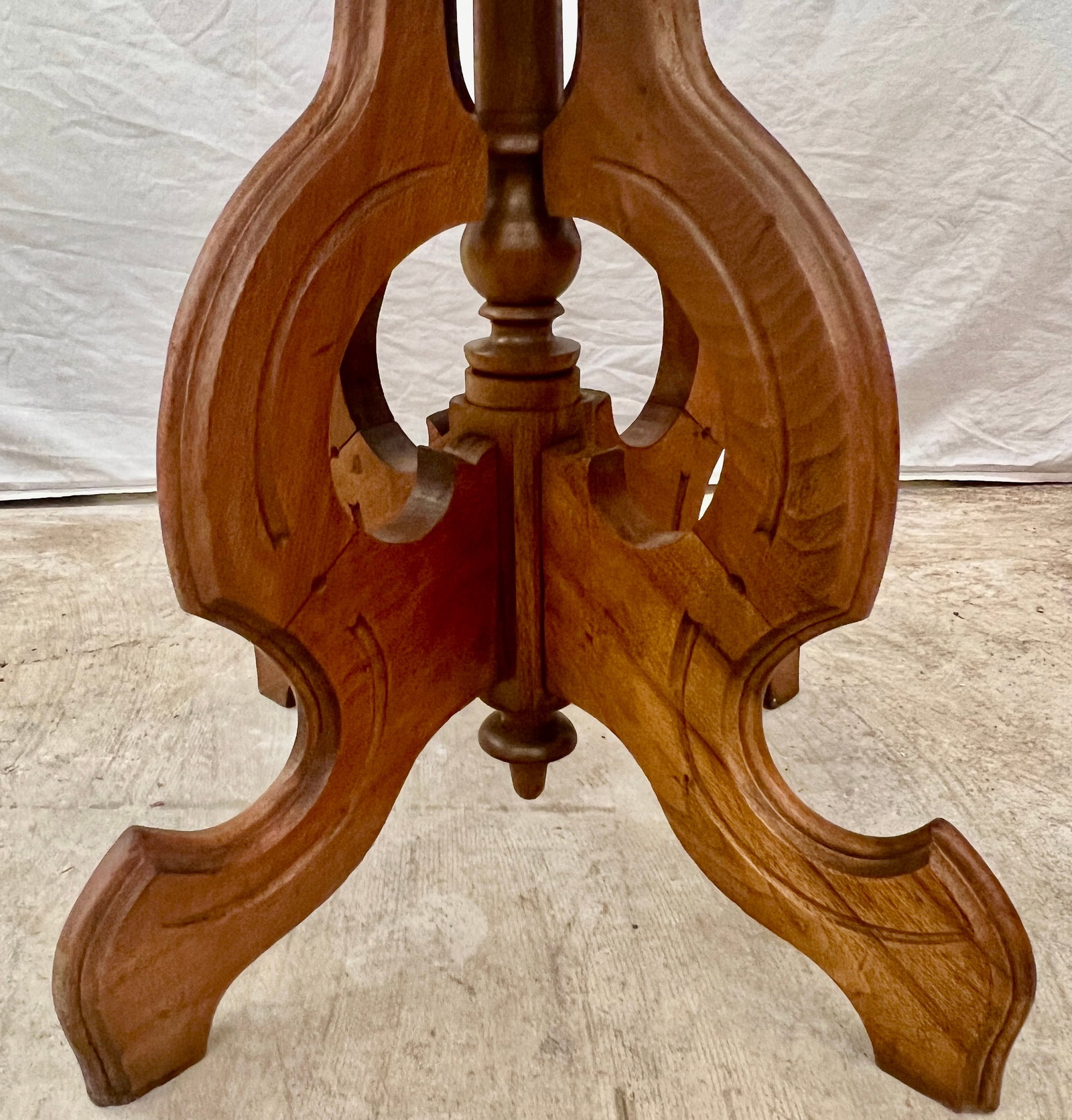 Walnut Victorian Parlor Table - 6