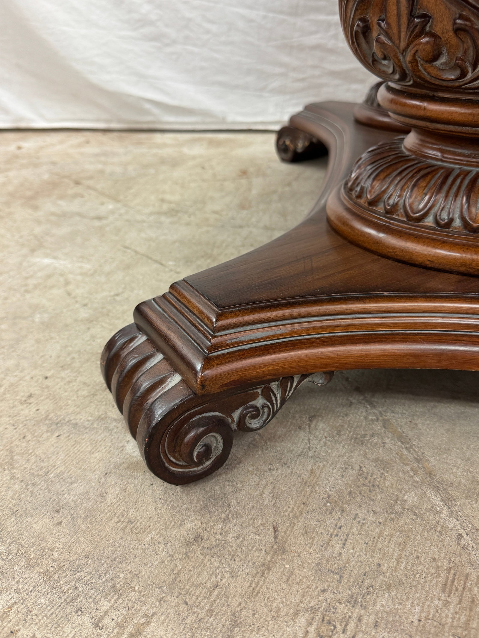 Quality Carved Double Pedastal Coffee Table - 7