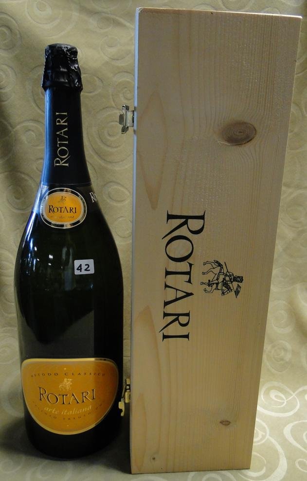 Magnum of Roscari champagne, unopened in original: Magnum of Roscari champagne, unopened in original wooden crate