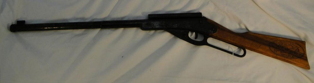 A Daisy No. 195 "Buzz Barton Special" BB gun: A Daisy No. 195 "Buzz Barton Special" BB gun