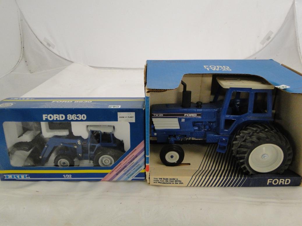 Ford 8630 Diecast Ford Tractor 激レア】FORD（フォード）8630