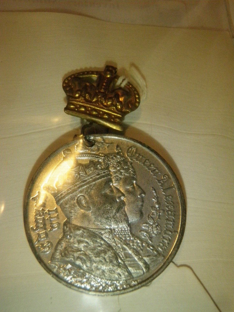 Coronation of King Edward VII & Queen Alexandra Co: Coronation of King Edward VII & Queen Alexandra Commemorative Medal - 1902