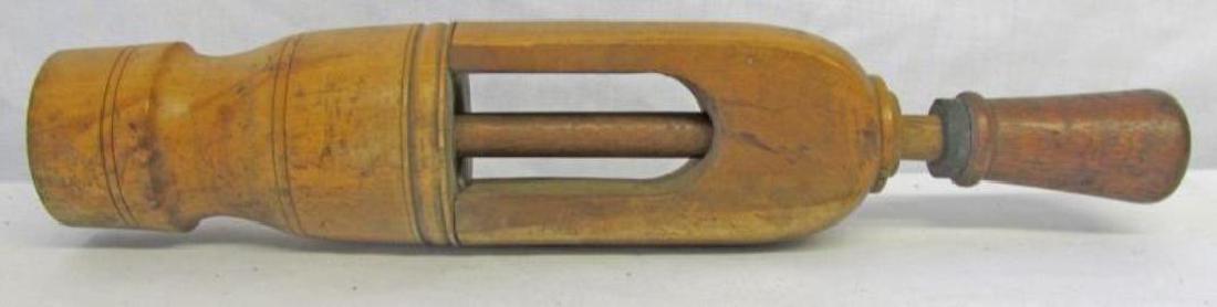 Rare Shaker Turned Maple Bottle Corker in Excellent (1 of 8)