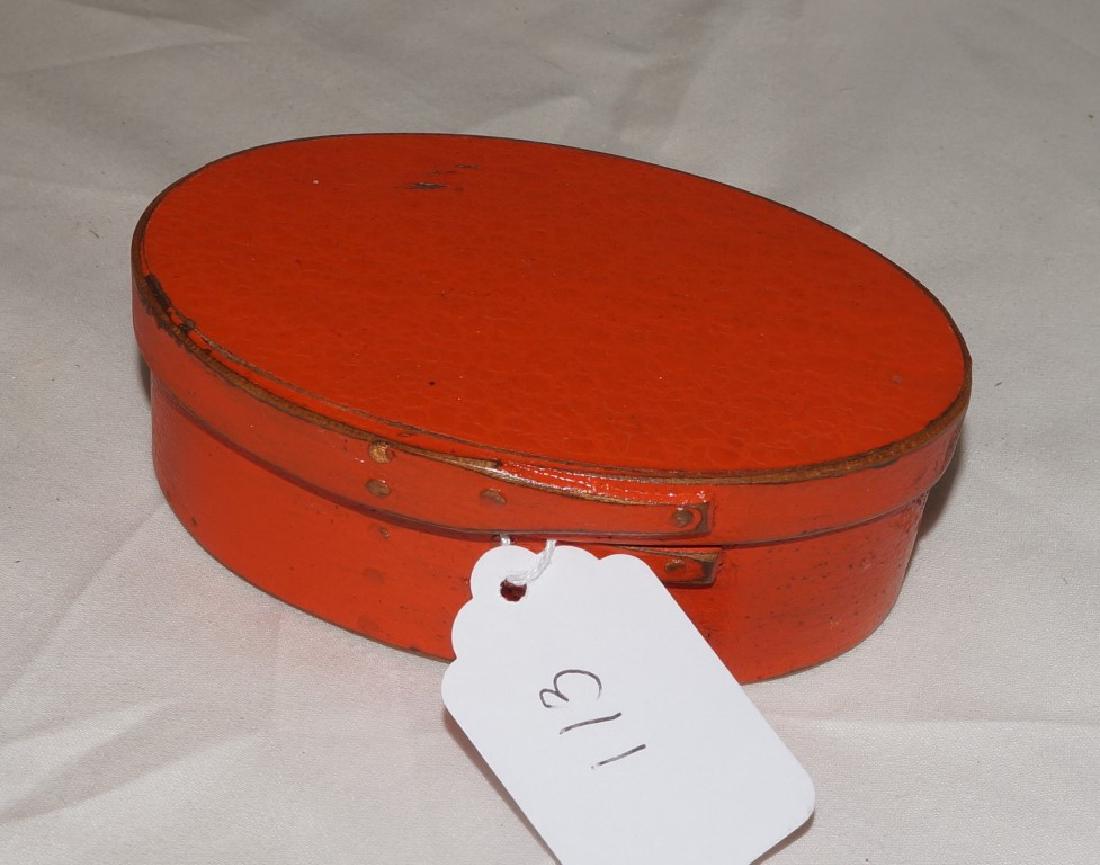 Excellent Small Shaker Box with Red Paint Three Fingers (1 of 7)