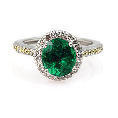 Genuine 2.00 ctw Emerald (Beryl) Ring 14Kt: Genuine 2.00 ctw Emerald (Beryl) Ring 14Kt **|**|** Gemstone: Emerald (Beryl) ; Total CTW: 2 CTW ; Metal Purity: 14KT ; Metal: White or Yellow Gold ; Dimension: 9X7MM ; Diamond Count 1: 8 ROUNDCUT ; D