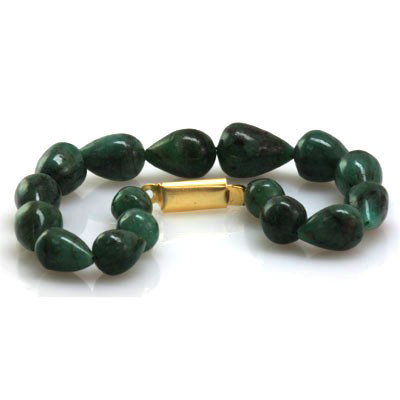 Natural Emerald Graduated Teardrop Bracelet 94.23 ctw: Natural Emerald Graduated Teardrop Bracelet 94.23 ctw **|**|** Total CTW: 94.23; Dia/Gem Count: Moss Green ; Dia / Gem Shape :Smooth Teardrops ; Cut / Color: Excellent smooth, polished cut. Fantastic 