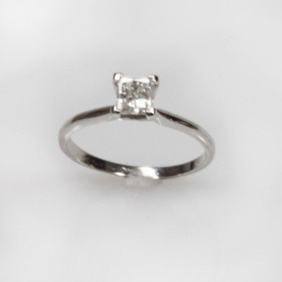 Certified 0.5 ctw Diamond Solitaire Ring G, SI-1/SI-2: Certified 0.5 ctw Diamond Solitaire Ring G, SI-1/SI-2 **|**|** Certified 0.5 ctw Diamond Solitaire Ring G, SI-1/SI-2 MSRP $ 2172 ; MSRP: $4345