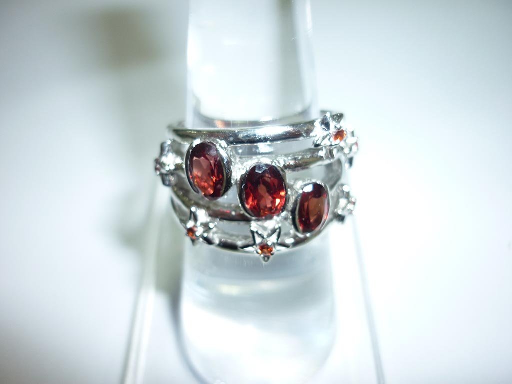 39.00 CTW GARNET RING .925 STERLING SILVER: 39.00 CTW GARNET RING .925 STERLING SILVER **|**|** 39.00 CTW GARNET RING .925 STERLING SILVER ; MSRP: $300