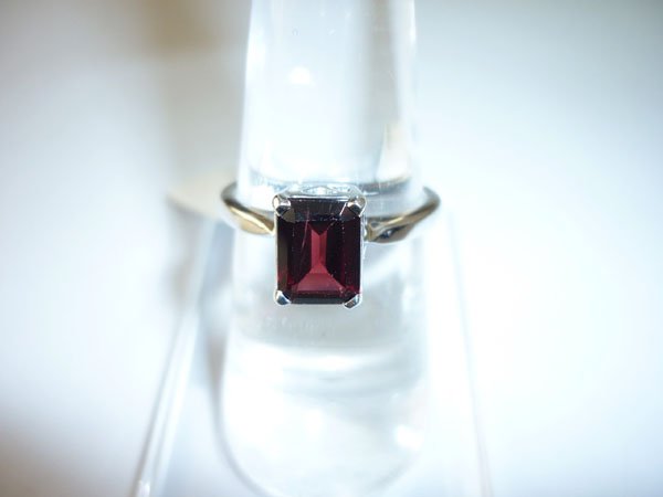 11.00 CTW GARNET RING .925 STERLING SILVER: 11.00 CTW GARNET RING .925 STERLING SILVER **|**|** 11.00 CTW GARNET RING .925 STERLING SILVER ; MSRP: $125