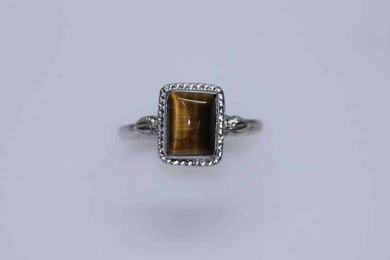 11.70 CTW TIGER EYE RING .925 STERLING SILVER: 11.70 CTW TIGER EYE RING .925 STERLING SILVER **|**|** 11.70 CTW TIGER EYE RING .925 STERLING SILVER ; MSRP: $125