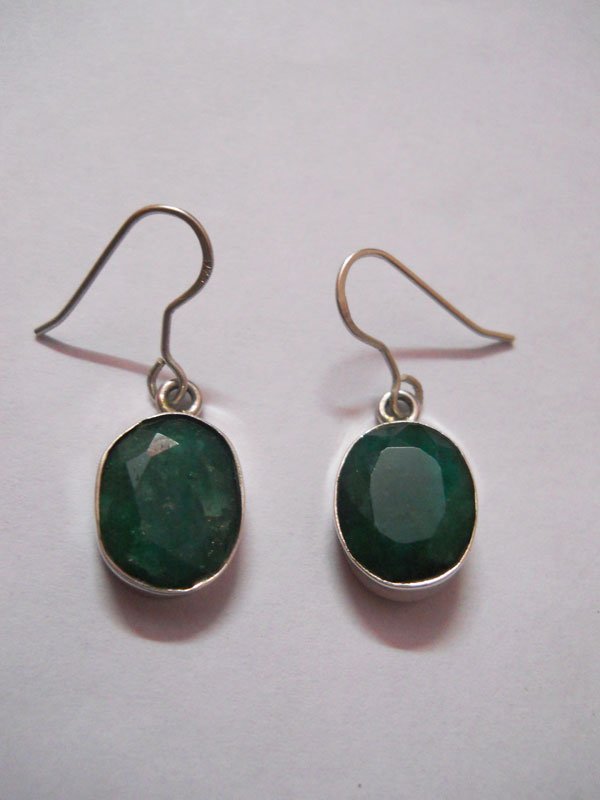 NATURAL 21.20 CTW EMERALD OVAL ERRINGS .925 STERLING SI: NATURAL 21.20 CTW EMERALD OVAL ERRINGS .925 STERLING SI **|**|** NATURAL 21.20 CTW EMERALD OVAL ERRINGS .925 STERLING SILVER ; MSRP: $330