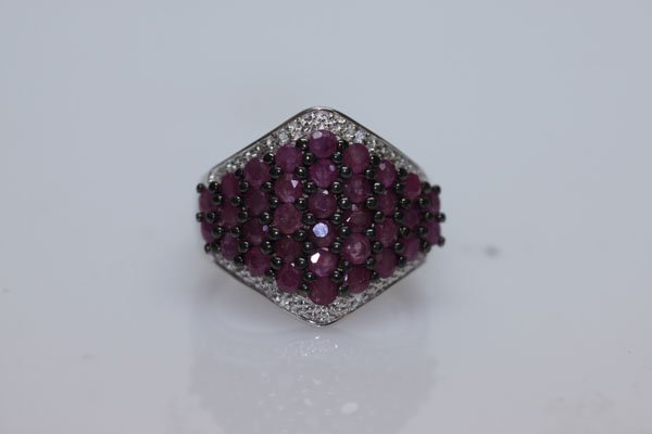 27.72 CTW RUBY RING .925 STERLING SILVER: 27.72 CTW RUBY RING .925 STERLING SILVER **|**|** 27.72 CTW RUBY RING .925 STERLING SILVER ; MSRP: $550
