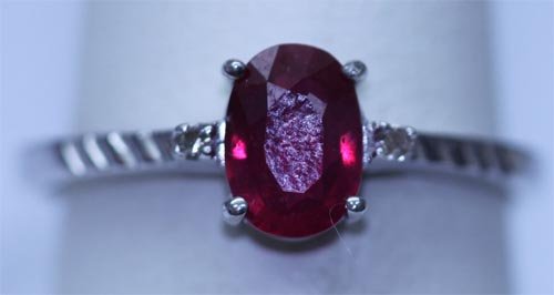 9.05 CTW RUBY AND DIAMOND RING .925 STERLING SILVER: 9.05 CTW RUBY AND DIAMOND RING .925 STERLING SILVER **|**|** 9.05 CTW RUBY AND DIAMOND RING .925 STERLING SILVER; RUBY 1.06 CTW; DIAMOND 0.02 CTW ; MSRP: $280