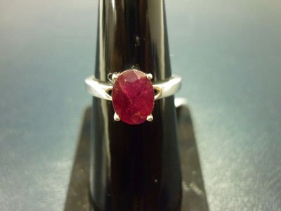 NATURAL 13.00 CTW RUBY RING .925 STERLING SILVER: NATURAL 13.00 CTW RUBY RING .925 STERLING SILVER **|**|** NATURAL 13.00 CTW RUBY RING .925 STERLING SILVER RUBY WEIGHT 3.04 CTW ; MSRP: $300