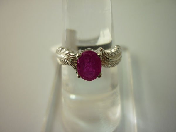 15.00 CTW RUBY RING .925 STERLING SILVER: 15.00 CTW RUBY RING .925 STERLING SILVER **|**|** 15.00 CTW RUBY RING .925 STERLING SILVER ; RUBY WEIGHT 1.18 CTW ; MSRP: $250