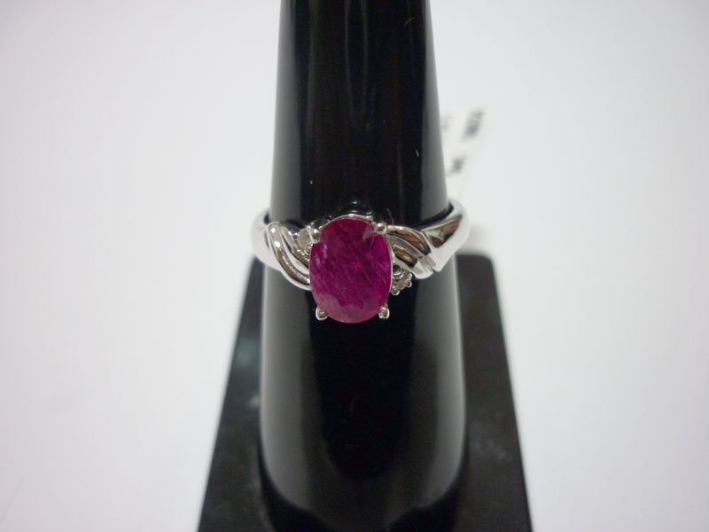 14.75CTW RUBY & DIAMOND RING .925 STERLING SILVER: 14.75CTW RUBY & DIAMOND RING .925 STERLING SILVER **|**|** 14.75 CTW RUBY & DIAMOND RING .925 STERLING SILVER RUBY WEIGHT 1.22 CTW DIAMOND WEIGHT 0.02 CTW ; MSRP: $400